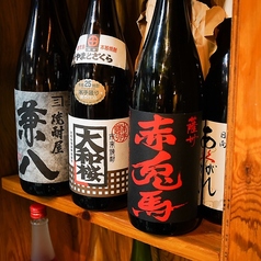 料理を引き立てる、豊富な焼酎とこだわりの一杯