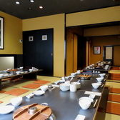 フロア貸切ご利用いただけます！　コースでご予約の10名様～24名様までフロア貸切ご利用可能となっております。　各種宴会やお祝い事など周りを気にせずにご利用いただけます。　美味しいお料理で宴会がさらに盛り上がること間違いなし！