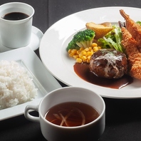 牛肉料理やパニーニ、ナポリタン、各種プレートをご注文