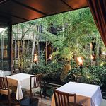 水、光、風、火　 移ろう自然の景色をお楽しみいただける庭園