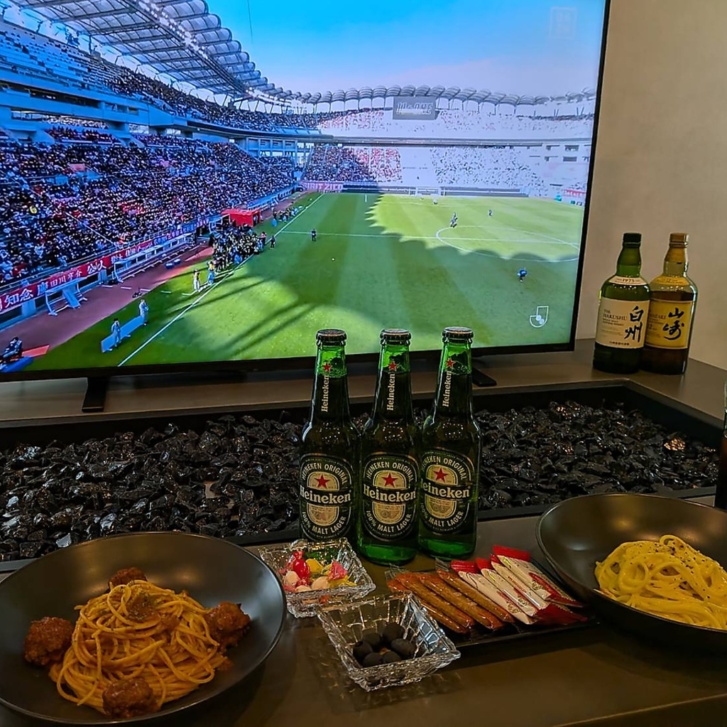 【スポーツ観戦】フードとお酒を楽しみながら盛り上がってください！