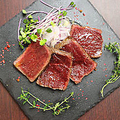 料理メニュー写真 蝦夷鹿肉のレアステーキ (150g)
