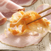 前菜や一品にも季節の新鮮食材を使用しています