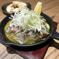料理メニュー写真&nbsp;新得地鶏の砂肝ネギレモンアヒージョ