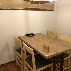 新館4名テーブルの個室席