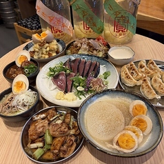 煮込みとあて巻き くろちゃん 池袋店の特集写真