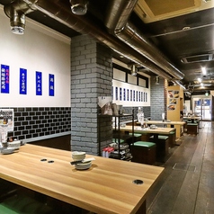 2-4人、4-6人でご利用いただける大小さまざまなお席をご用意しております！