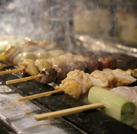 備長炭でじっくり焼き上げる希少な地鶏