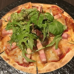 ベーコンのピザ