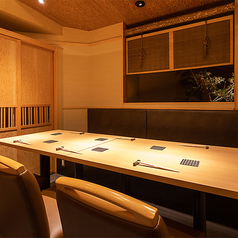 上品で安らかな木目調の個室