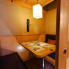 【岡山 個室 居酒屋】テーブルタイプの個室席は少人数様からのご利用が可能です◎※画像はイメージです