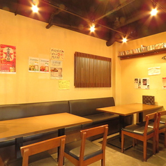 各種テーブル席・4名テーブル（4名×3席）・6名テーブル（6名×1席）をご用意しております☆