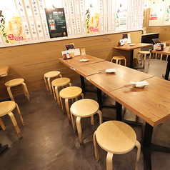 串焼き酒場 とりとん 横浜駅前店の雰囲気2