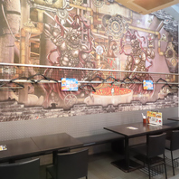 遊び心ある広い店内は各種宴会にピッタリ◎