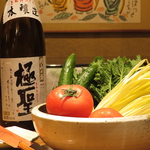当店は、新鮮でみずみずしい野菜をご用意。これらの食材を使った多彩な料理をぜひお楽しみください。