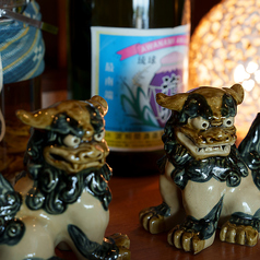 美食を引き立てる厳選された多彩な美酒。