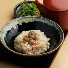 地鶏の炊き込み黄金茶漬け