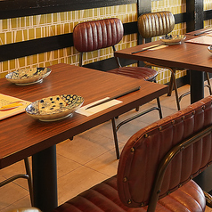 テーブル席（連結可能）