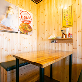 【広島焼ジャーニー魅力紹介その2】 ≪お子様連れ大歓迎◎≫ テーブル席・テーブル席をご用意しております！ゆったりとくつろぐことができ、お子様連れのファミリーにも大人気！お早目のご予約がオススメです★