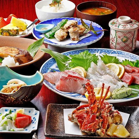 新鮮な日本産伊勢海老を使用した豪華なお鍋をはじめとした伊勢海老料理が美味しい♪