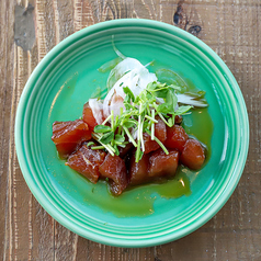 マグロのカルパッチョ　パイナップルしょう油ソース