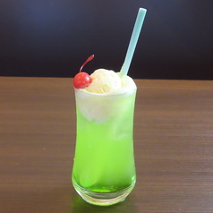 めろんクリームソーダ