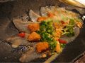 料理メニュー写真 魚の炙り焼カルパッチョ（バルサミコドレッシング）