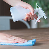 清潔感ある店内。安心してお過ごしいただけるよう、換気や消毒を徹底し、快適な環境を整えております。心地よい空間で、ぜひごゆっくりお食事をお楽しみください。