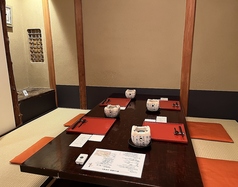 掘りごたつの小間はこぢんまりとした京風
