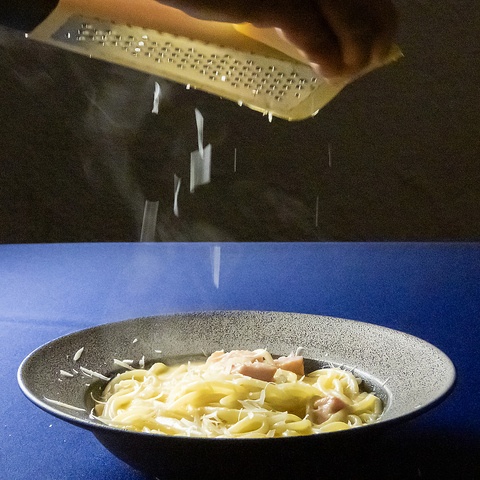 問屋町のお洒落な本格イタリアン！絶品ピザやパスタを堪能。ランチ、バー利用にも◎
