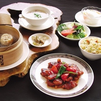 ベテラン料理人が織りなす本格広東料理◎