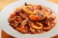 料理メニュー写真 海の幸のトマトソース　スパゲティー