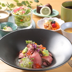 【ディナー：選べるメインディッシュセット】前菜とスープ、デザート、ドリンク！６種のメインから！2800円の写真