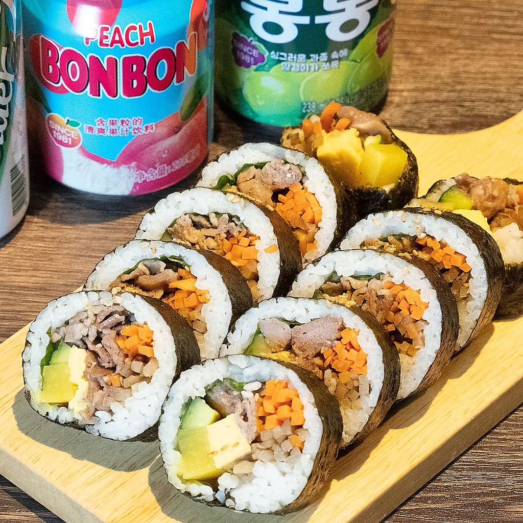 オーダーを受けてからお作りする特製牛プルコギのキンパ！テイクアウトもできます。