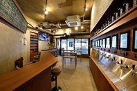 工場っぽくおしゃれなインテリアで非日常を体験できる♪