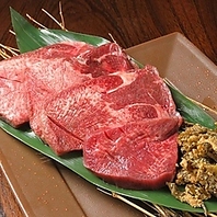 当店自慢の肉料理は絶品牛タン！厚切り一枚焼きステーキ