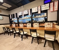 多彩なシーンでお楽しみいただける洗練された店内☆