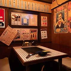 店内の一部には、デートや特別な日のお食事にぴったりのカップルシートも完備しております。アットホームな隠れ家的な雰囲気の中で、二人だけの時間を心ゆくまでお楽しみください。