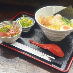 こだわり抜いたスープが自慢の本格ラーメンをご提供！