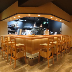 広々とした空間♪カウンター席でも広々とお使いいただけます◎