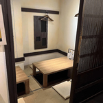 個室は最大20名様までOK。和の趣たっぷり、落ち着いた雰囲気で会社宴会や謝恩会、記念日の集まりにも