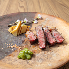 サロマ和牛と季節の焼き野菜の写真