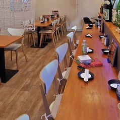 当店ではカウンター席を7席ご用意しております。