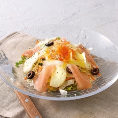 【ボリュームサラダ】生ハムとモッツァレラチーズのサラダ