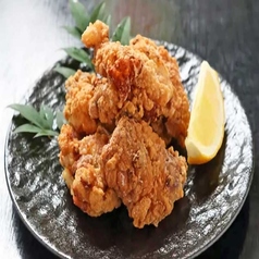 【秘伝の仕込み】塩こうじ鶏唐揚げ◆柔らかくジューシーな看板メニューの写真