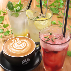 カフェから夜まで充実ドリンク