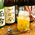 フルーツをたっぷり漬け込んだ、自家製日本酒サングリア厳選した日本酒の中にたっぷりフルーツを入れて漬けた「ジャパグリア（日本酒サングリア）」は超絶品♪波平に来たら一度は飲んでみて♪