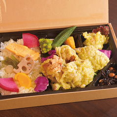 特製唐揚げと10種の野菜御膳