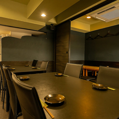 5名様用の広々としたテーブル席のご用意ございます♪ご家族のお集まりや、会社同僚との飲み会など様々なシーンにご利用ください!