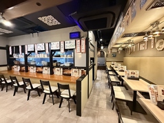 50名様以上でもOK。広々とした空間を確保しており、大人数での宴会やパーティーにも対応可能です。友人や同僚と一緒に、賑やかで楽しいひとときをお過ごしいただけます。多彩な料理や飲み放題プランもご用意しており、特別なイベントを盛り上げることでしょう。大切な記念日や歓送迎会など、思い出に残る素敵な時間を♪